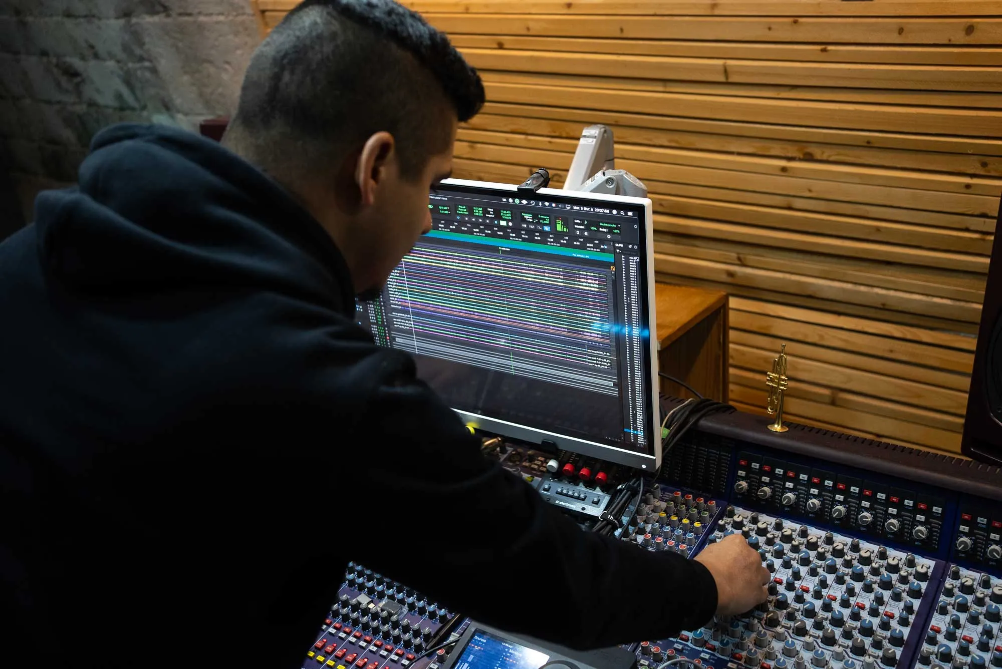 Studio des Gobelins - console de mixage Midass Legend